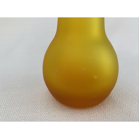 Pilgrim Glass Pear Paperweight Handblown Golden Amberina Vintage - Small Damage - Picture 9 of 11